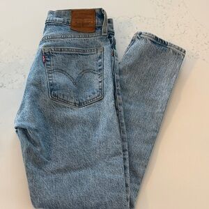 Levi's women’s Light Blue Straight-Leg Jeans